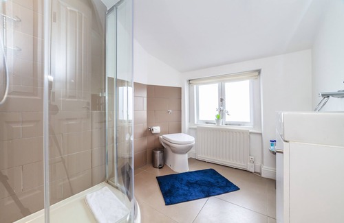 Bayswater Apartment | Bright and Modern Studio, Prestigious Paddington