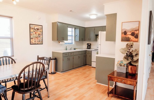 Myrtle Cottage | Bright and peaceful 3 bedroom minutes from the Eleven Point River
