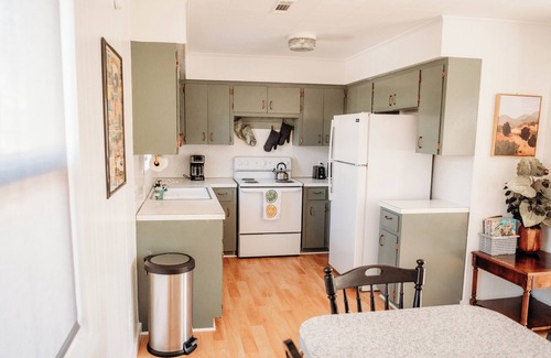 Myrtle Cottage | Bright and peaceful 3 bedroom minutes from the Eleven Point River