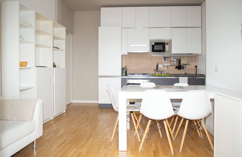 Zona Zara Apartment | Bright and quiet apartment near Isola neighborhood