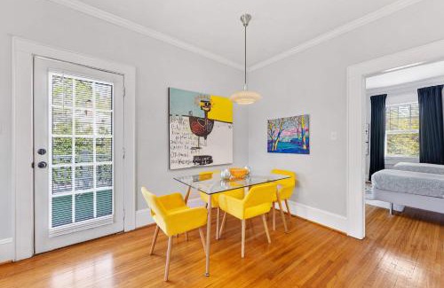 Dilworth House | Bright and Restful 2BR near Uptown with Balcony
