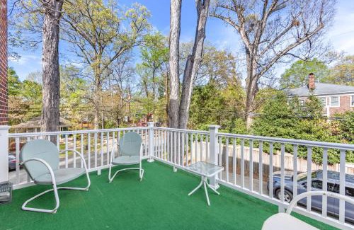 Dilworth House | Bright and Restful 2BR near Uptown with Balcony