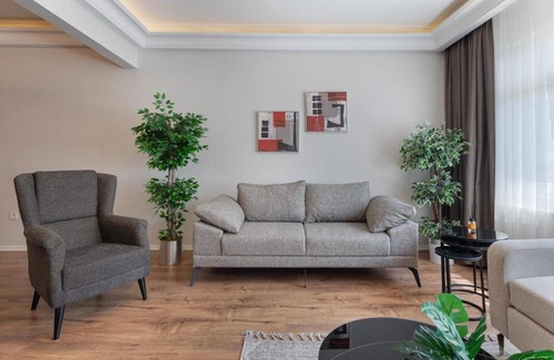Osmanbey Apartment | Bright and Spacious 2BR w balcony in Nisantasi