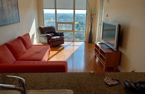 Mississauga Valleys Condo | Bright and sunny corner unit with Balcony. Walk to Square One Shopping Mall.