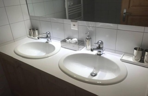 St. Luc Apartment | Bright and warm apartment for up to 4 people, on the ground floor of a chalet with two units. It enj