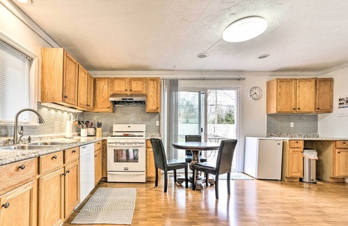 Allen House | Bright Ann Arbor Home w/Yard, 3 Mi to U of M