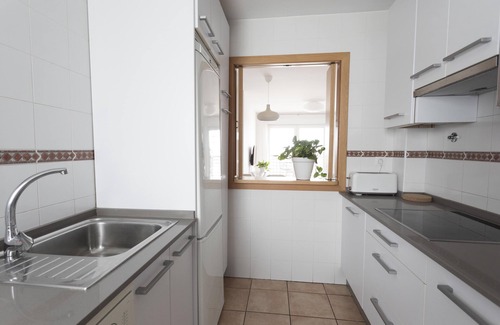 Conil de la Frontera City Center Apartment | Bright apartment in Conil, quiet area with sea view.