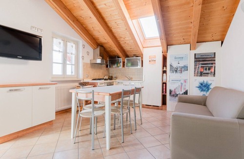 Grauno Apartment | Bright apartment a stone's throw from the woods