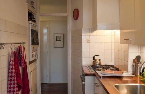 Schinkelbuurt Apartment | bright apartment Amsterdam between canal and park