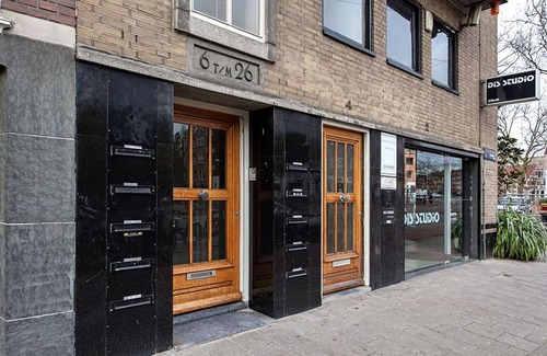 Schinkelbuurt Apartment | bright apartment Amsterdam between canal and park