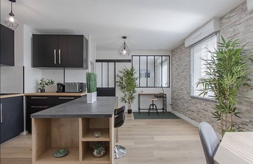 Bastide-Brazza Apartment | Bright apartment, close to the tram, parking and breakfast
