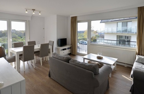 Oostduinkerke-Bad Apartment | Bright apartment facing the dunes