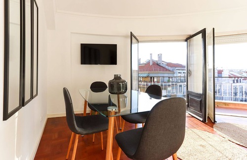 Lisbon Old Town Apartment | Bright apartment for 6 persons and well located. Close by Av. Liberdade.
