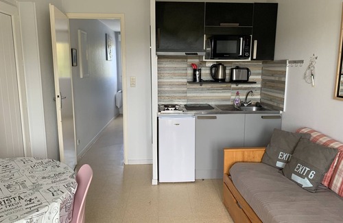 La Roche-Posay Apartment | Bright apartment 100m from Baths with balcony and Wi-Fi