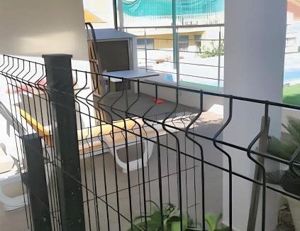 Feijo Apartment | Bright apartment in Almada with shared pool