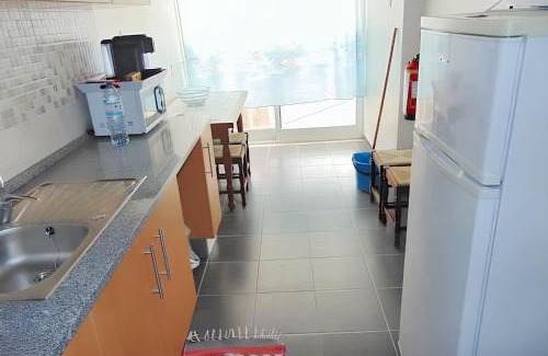 Feijo Apartment | Bright apartment in Almada with shared pool