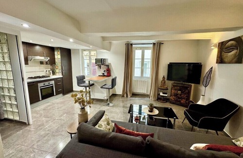 Hyeres City Centre Apartment | Bright apartment in the heart of Hyères