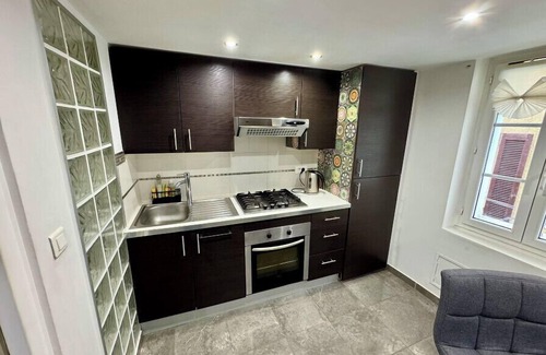 Hyeres City Centre Apartment | Bright apartment in the heart of Hyères