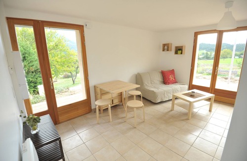 Die House | Bright apartment in the heart of nature