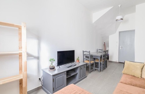 5th Arrondissement Apartment | Bright apartment near PARC DU 26è CENTENAIRE