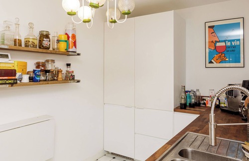Quartier de la Goutte-d'Or Apartment | Bright apartment with double terrace
