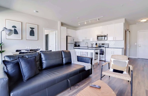 Jefferson Manor Apartment | Bright Apt W Gym & Prime Location