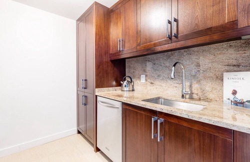 Back Bay East Apartment | Bright Back Bay 1BR w/Gym + W/D + Doorman near Esplanade by Blueground