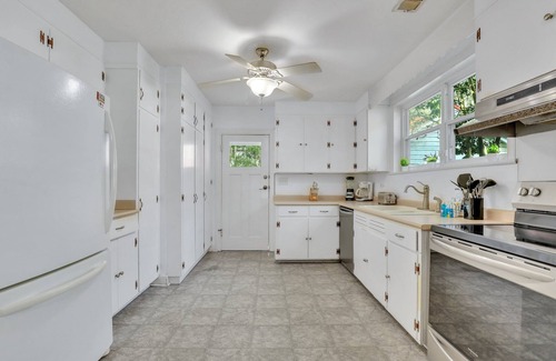 Midtown House | Bright Boho Chic Bungalow In Unbeatable Location by Lucky Savannah