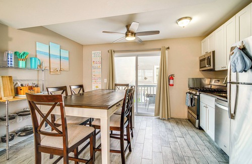 Leeds Point House | Bright Brigantine Townhome: Steps to Beach Access!