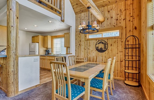 Redmond Ski Chalet | Bright Cabin with Shared Pool, Hot Tub & Resort Amenities