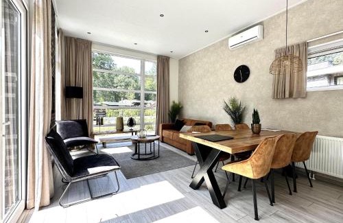 Bosgebied Hoenderloo House | Bright Chalet in Nature Park