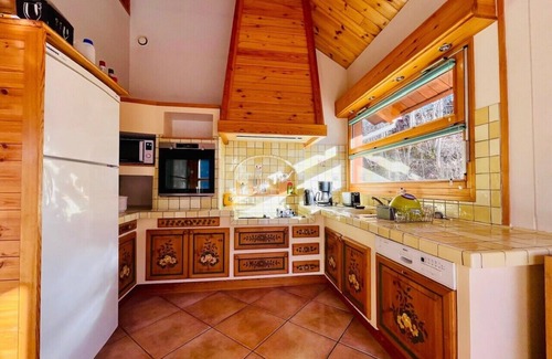 Forville Ski Chalet | Bright chalet with spacious garden in Briançon