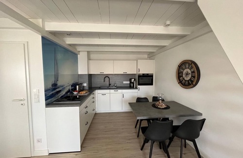 Zingst Apartment | Bright, comfortably furnished apartment directly on the dike and beach!