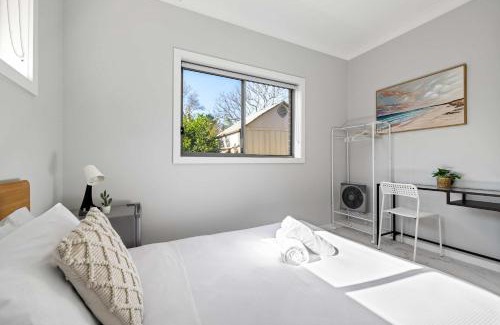 Ryde House | Bright Courtyard Double Room - Near Top Ryde City Shared Amenities