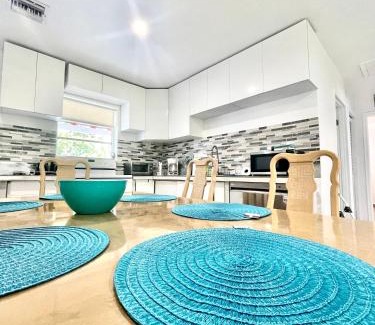 Dania Beach House | Bright & Cozy Family Home Near Dania Beach