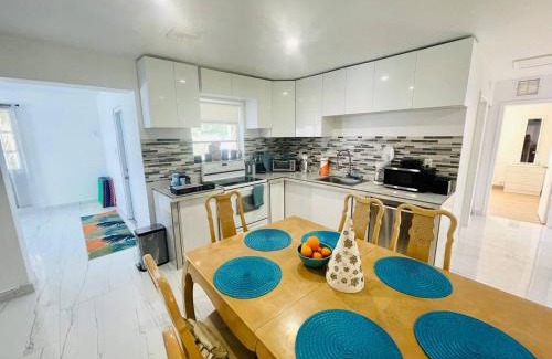Dania Beach House | Bright & Cozy Family Home Near Dania Beach