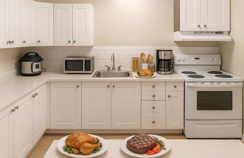 Whitehorse House | Bright Downtown Room Walk Everywhere Aurora Nearby
