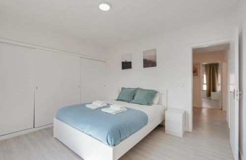 Paco De Arcos Apartment | Bright & Family Flat in Paço de Arcos by HostWise