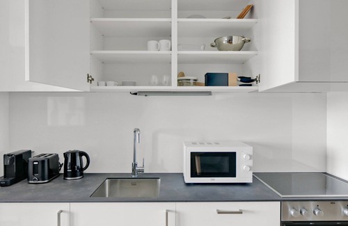 Favoriten Apartment | Bright Favoriten 1BR w/Gym & Roof, near Belvedere Palace, by Blueground
