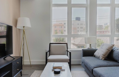 Squire Park Apartment | Bright First Hill Jr 1BR w/Pet Spa, W/D, Gym, & Lounges, by Blueground