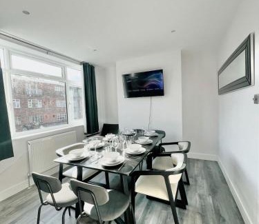 Dudden Hill Apartment | Bright Flat near Neasden Station
