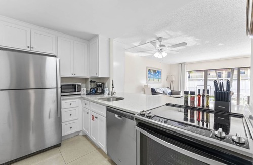 Port Canaveral Condo | Bright Ground Floor Corner Unit - Next to Pier & Ocean!