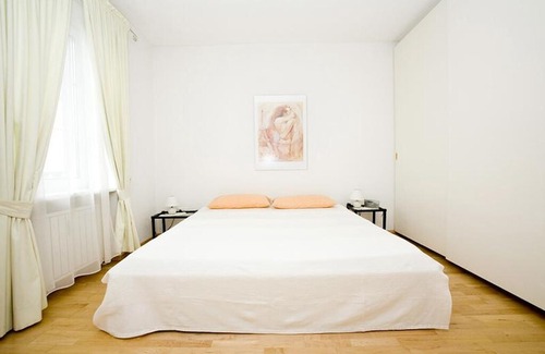 Bregenz Apartment | Bright Holiday Apartment “Ferienwohnung Bregenz 6 Top 3” in Central Location Close to Lake Constance with Wi-Fi, Balcony, Terrace & Garden