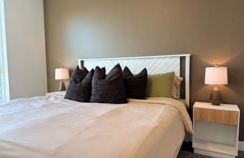 Lyon Street Apartment | Bright Home 10 Min to Disneyland Pool & GYM