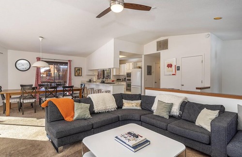 Carnelian Bay Cabin | Bright Home w/A/C, Private Hot Tub, Play Room, Sleeps 10, Close to Beaches