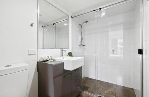Bowen Hills Apartment | Bright Inner-City 1-Bed with Spacious Balcony