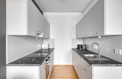 Erdberg Apartment | Bright Landstraße 1BR w/Pool & DM, nr U3 Erdberg, by Blueground