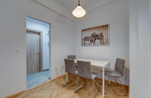 Bucharest City-Centre Apartment | Bright & Modern Apartment in Central Location - Universitate - Wi-Fi - Netflix