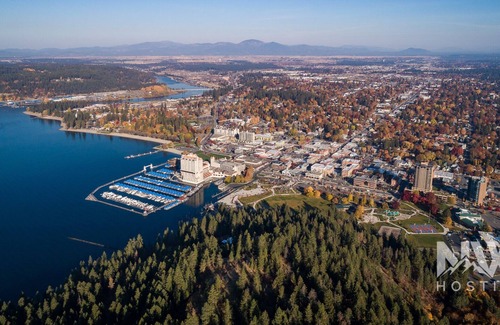Coeur d'Alene House | Bright + Modern | Pet Friendly | Sleeps 5