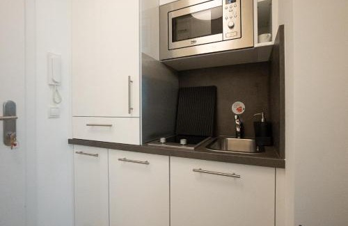 Weißgerber Apartment | Bright & Modern Studio in Center with a Queen Bed